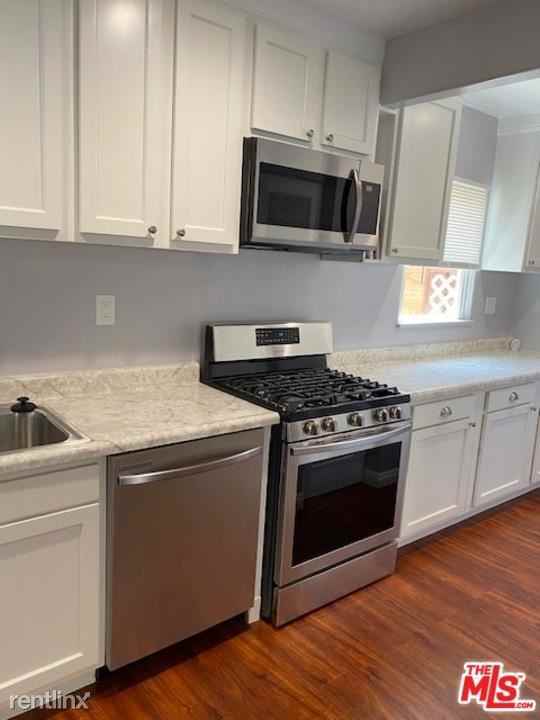 6217 Farmdale Ave - Photo 2 of 9