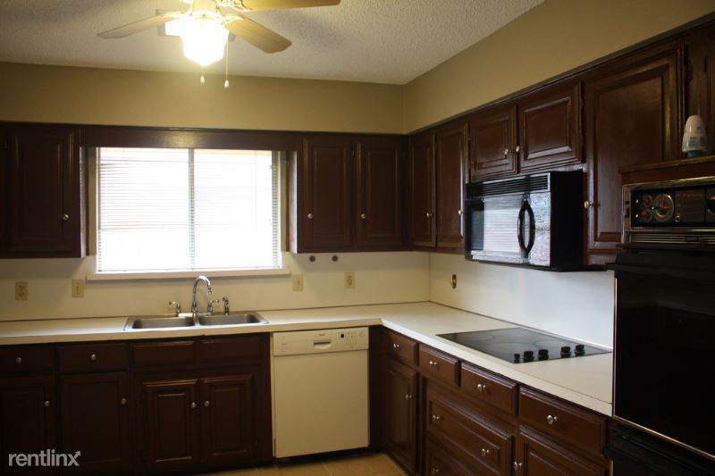 2112 Germantown Ct - Photo 3 of 23