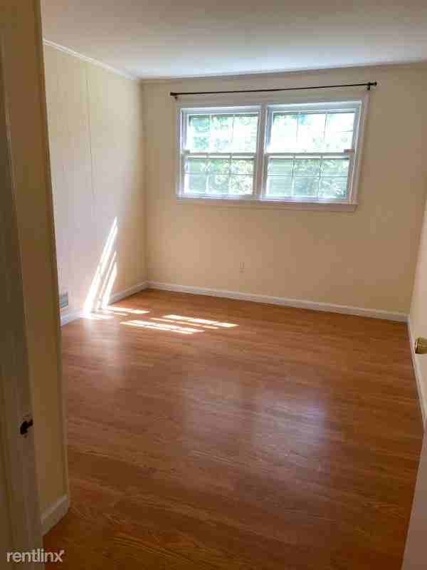 17801 Vinyard Ln - Photo 3 of 8