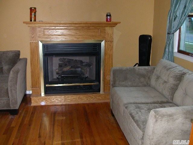 1415 Manatuck Blvd - Photo 2 of 12