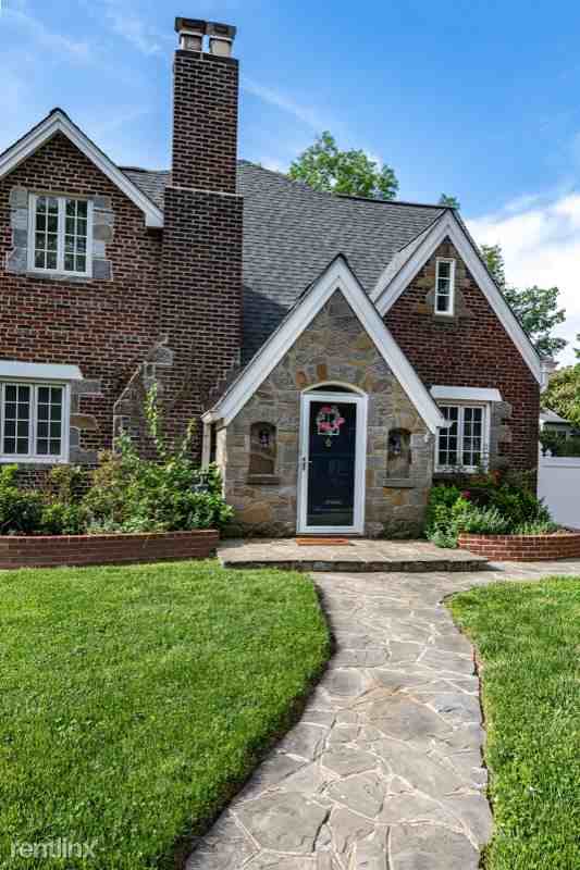 1314 20th St S - Photo 2 of 35