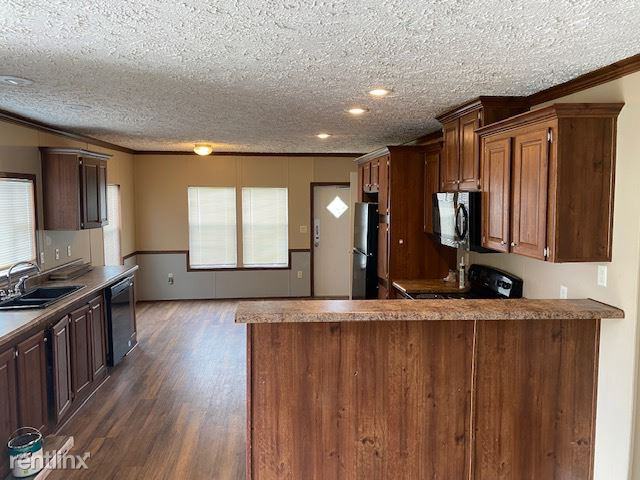 328 Eisenhower St - Photo 2 of 15