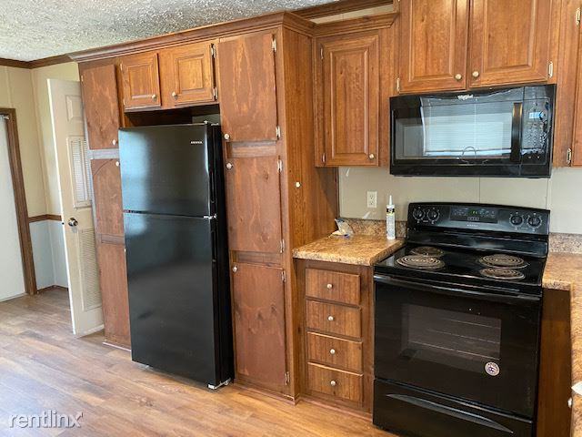 328 Eisenhower St - Photo 3 of 15