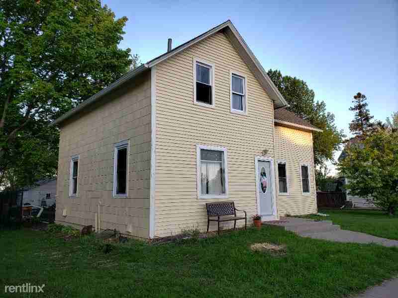 110 2nd Ave Se 1st Fl - Photo 2 of 13