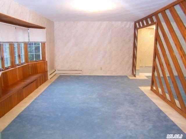 8 Roman Ct - Photo 3 of 9