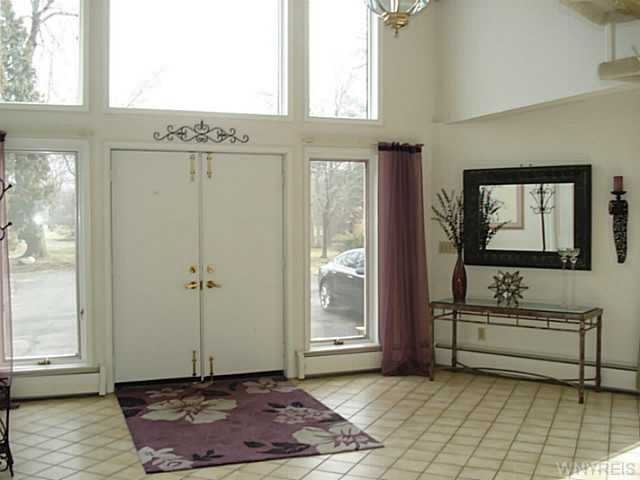 2454 W Oakfield Rd - Photo 2 of 24