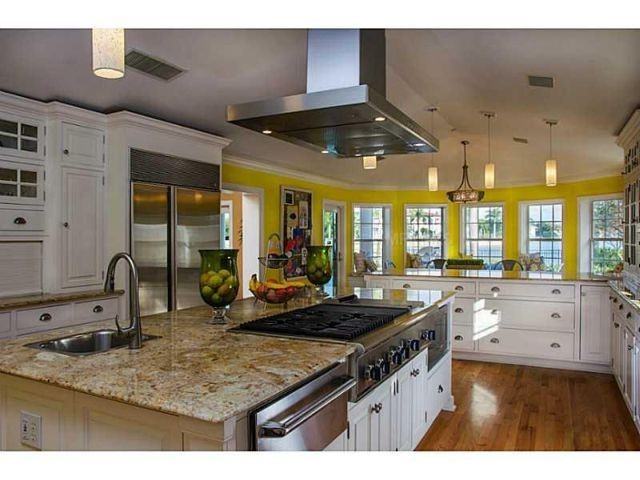 1257 Snell Isle Blvd NE - Photo 3 of 5