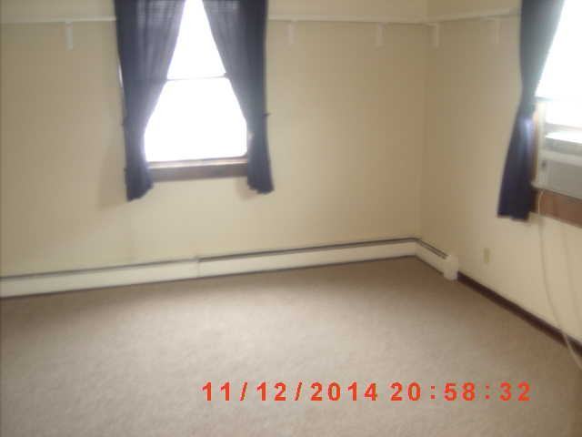 192 Orchard Ave - Photo 3 of 6