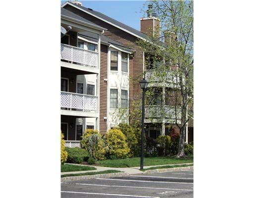 17 Lear Ct - Photo 2 of 6