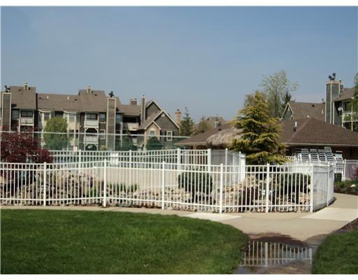17 Lear Ct - Photo 3 of 6