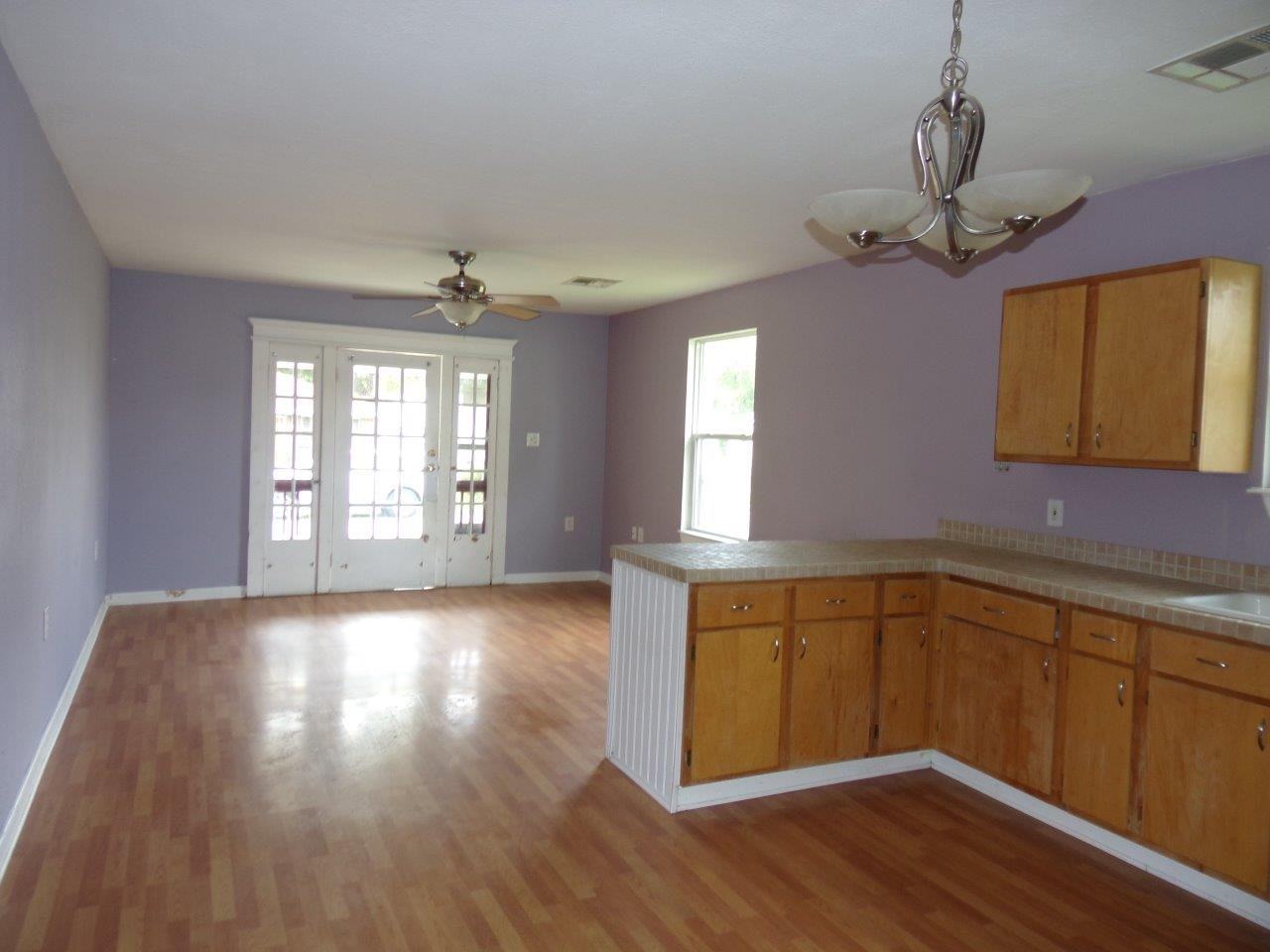 131 6th St - Photo 3 of 21