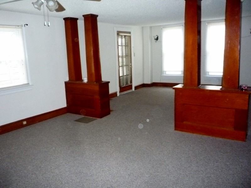 44 Main St - Photo 3 of 17