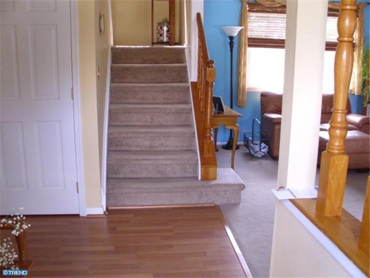 16 Gaylord Ln - Photo 2 of 11