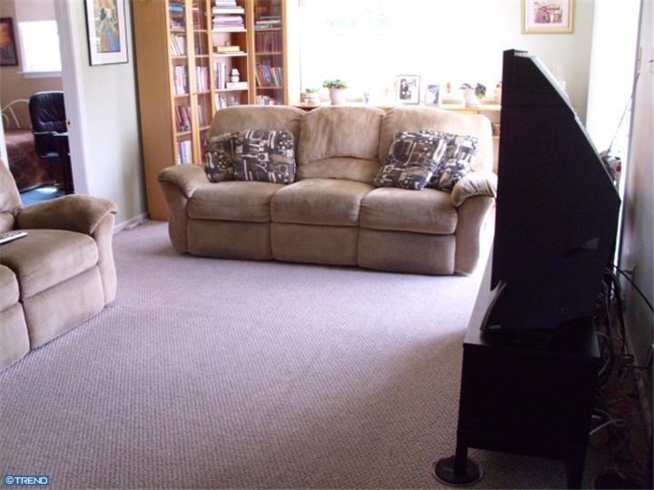 16 Gaylord Ln - Photo 3 of 11