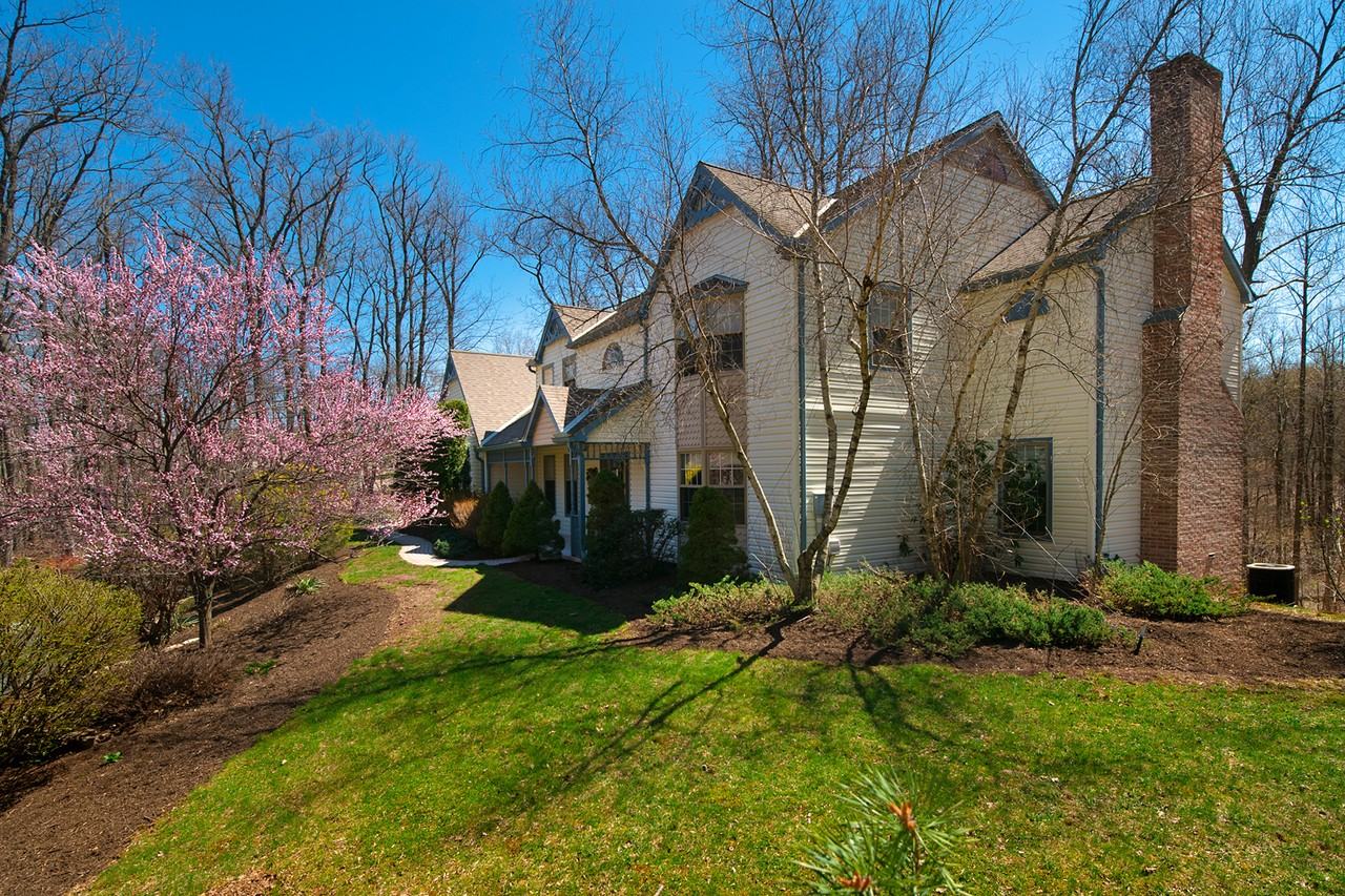 4 Hidden Pond Dr - Photo 2 of 25