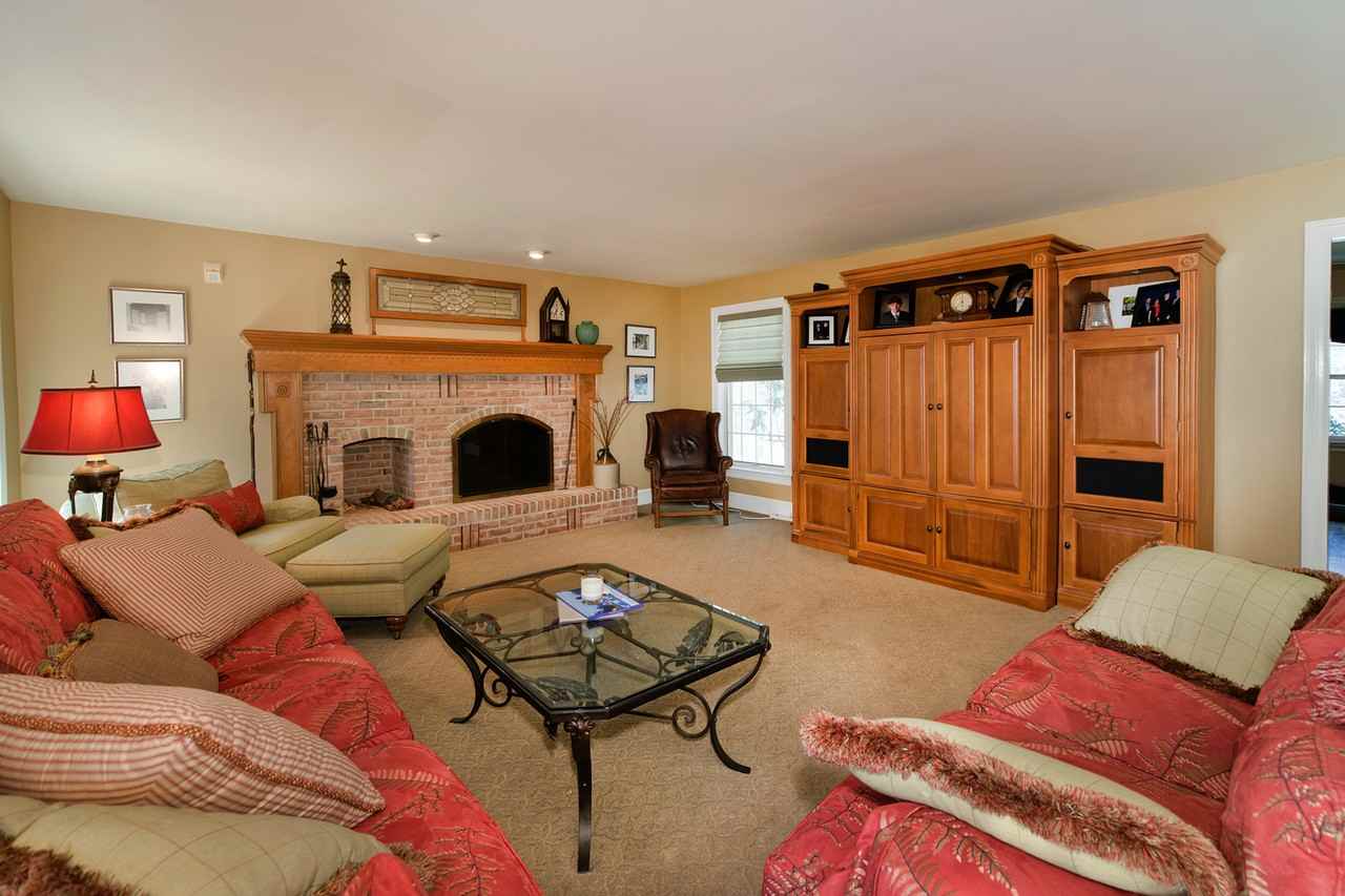 4 Hidden Pond Dr - Photo 3 of 25