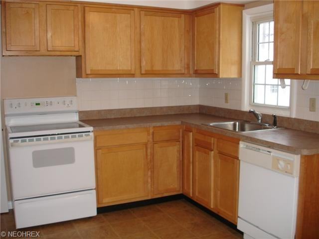 29019 Homewood Dr - Photo 2 of 17