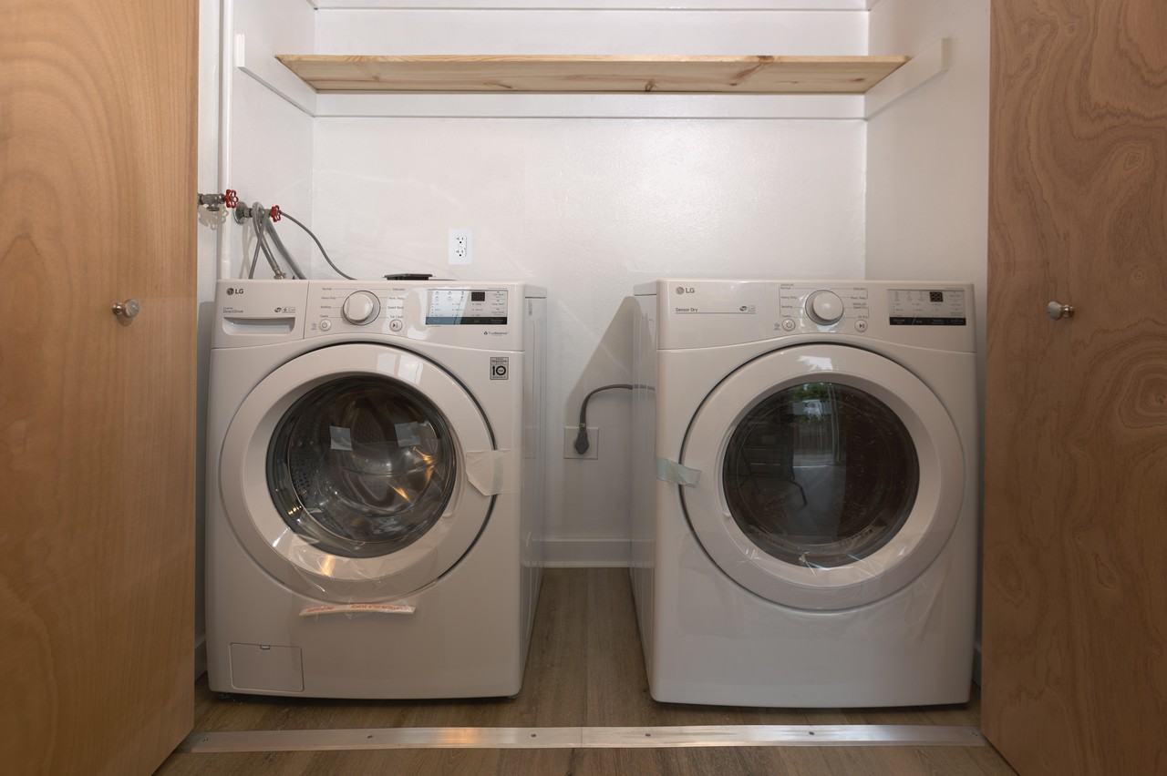 3229 Southeast 10th Avenue - Photo 4 of 14