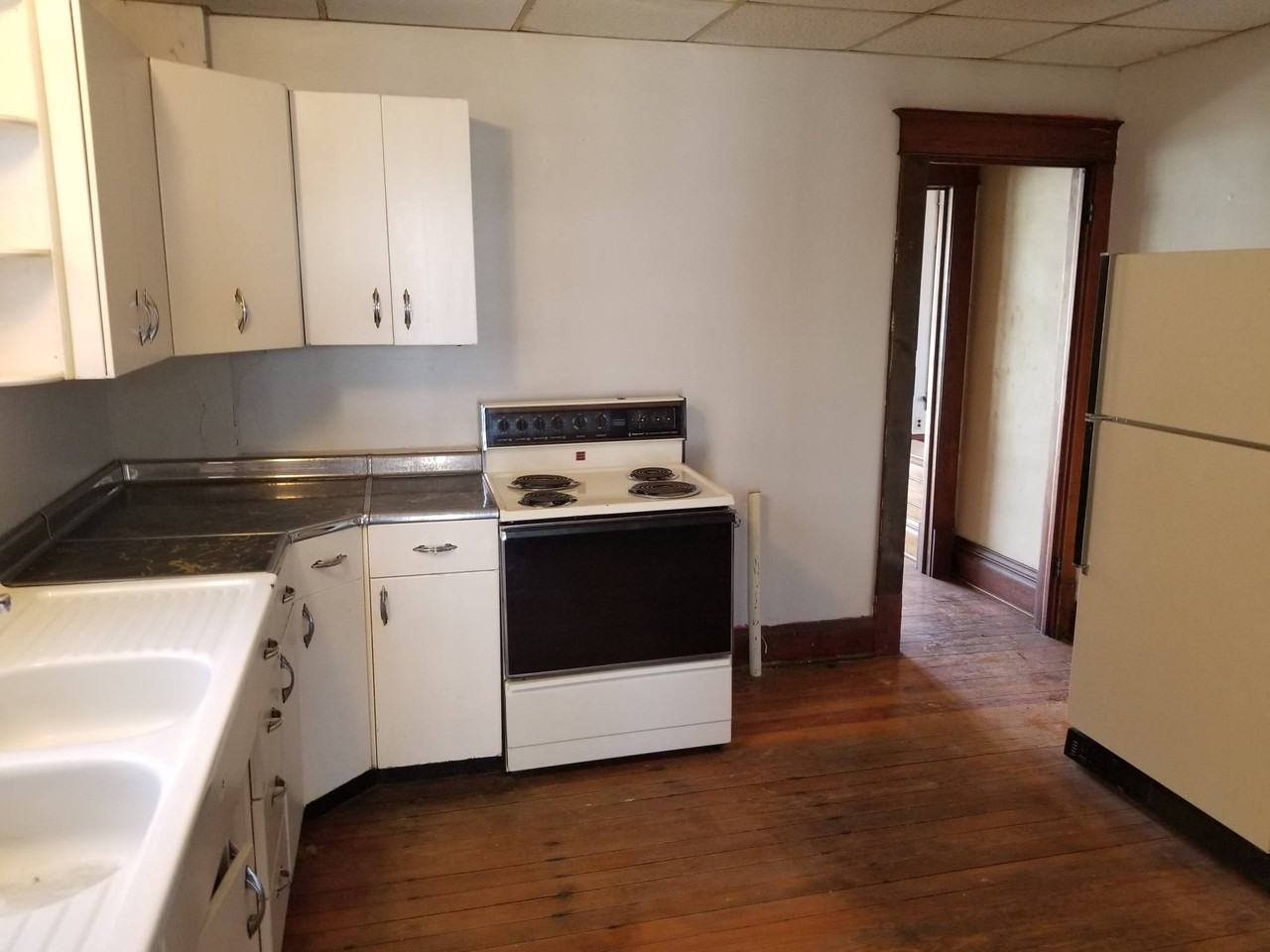 540 State St #1 - Photo 2 of 6