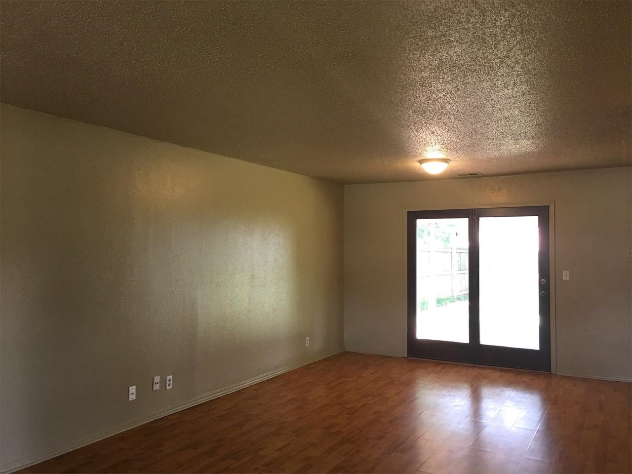 217 S Silver Dr #1 - Photo 2 of 6