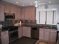 550 King St - Photo 2 of 7