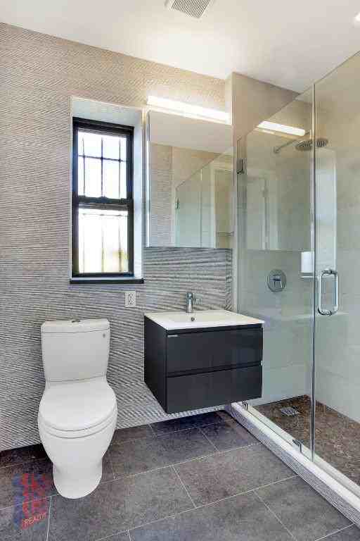 Stanton St #4H - Photo 5 of 5