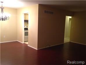 759 E Fox Hills Dr #174 - Photo 3 of 16