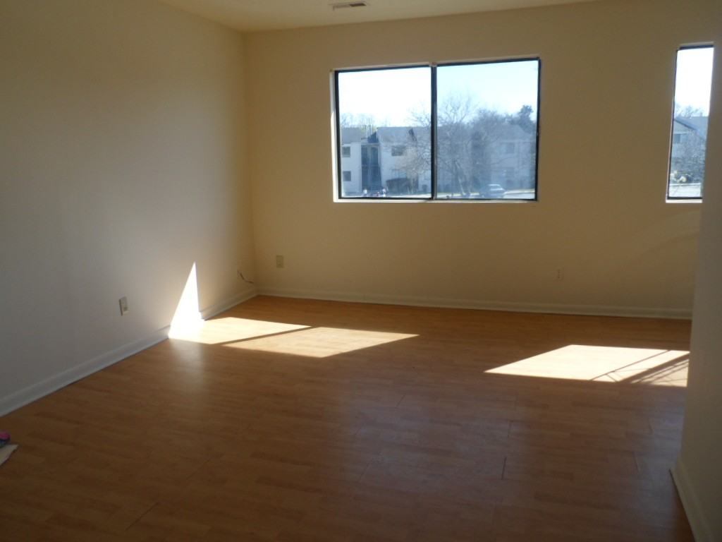 404 Noahs Rd - Photo 2 of 4