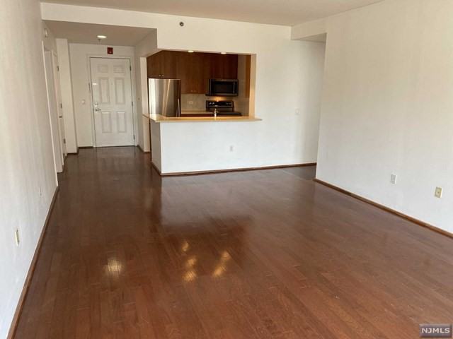 2207 City Pl - Photo 2 of 20