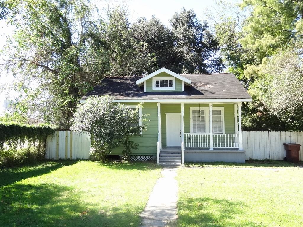 101 Lorraine St - Photo 2 of 16