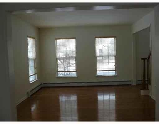 36 Veterans Dr - Photo 3 of 10