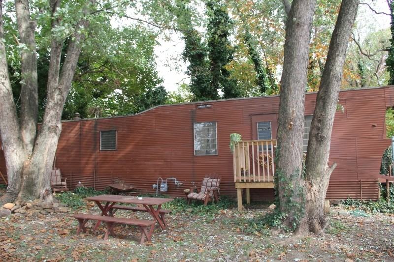 121 Firth Dr - Photo 2 of 6