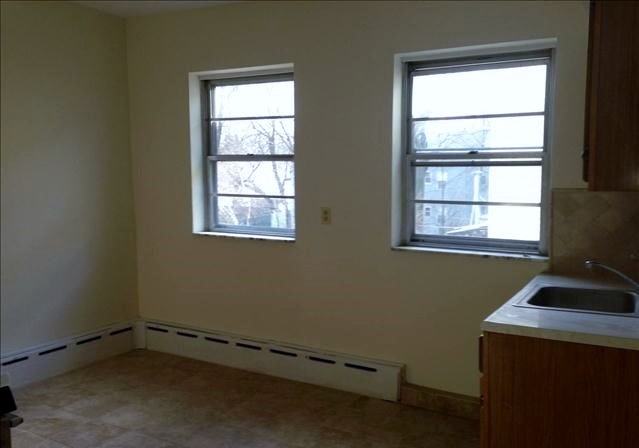 792 Edgewood Ln - Photo 3 of 8