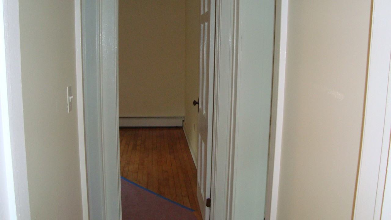 89 Colonial St - Photo 2 of 10