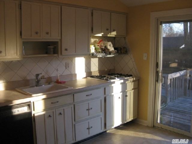 739 Elmwood Rd - Photo 3 of 6