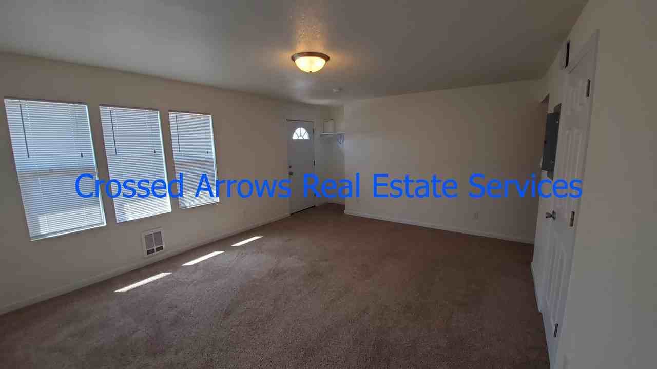 300 E 19th St #1 - Photo 6 of 12