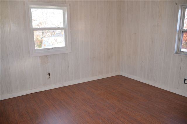 806 Wesley Ave - Photo 2 of 16