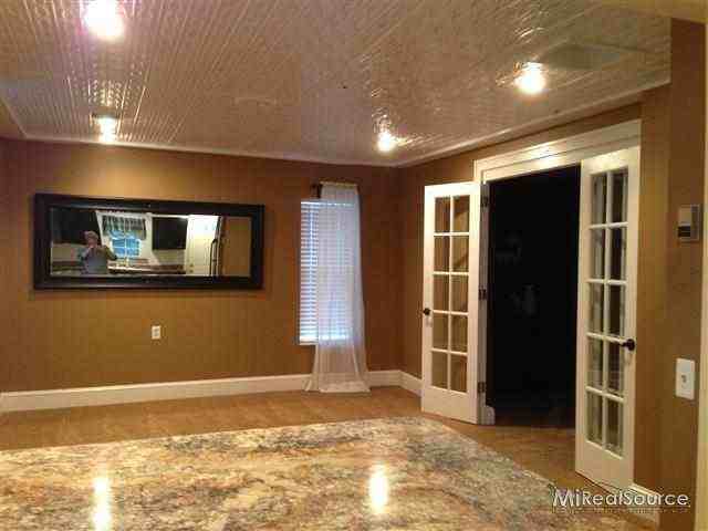 8399 Starville Rd - Photo 3 of 20