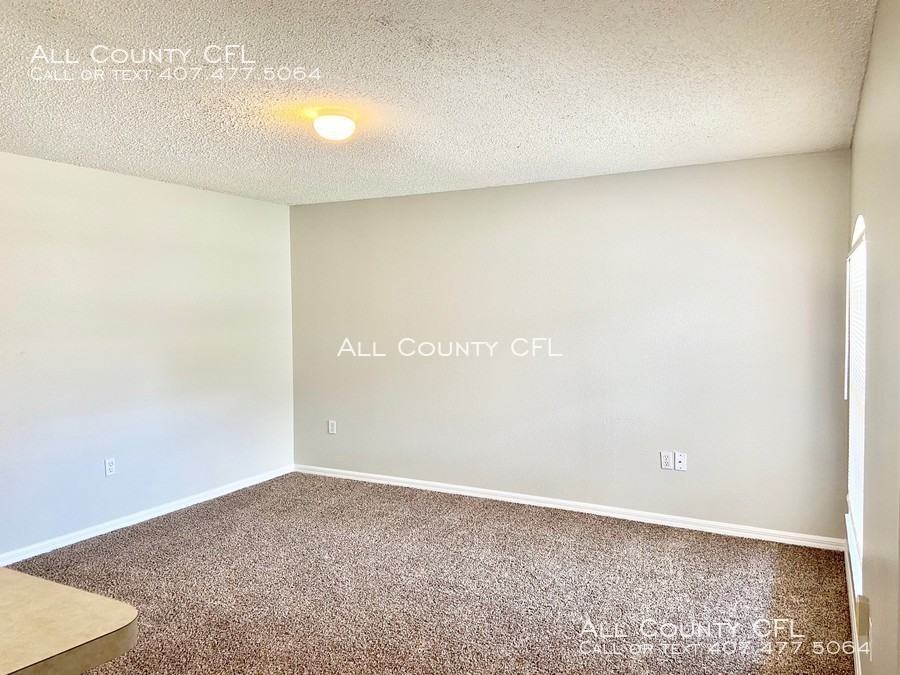715 Lucaya Dr - Photo 2 of 10