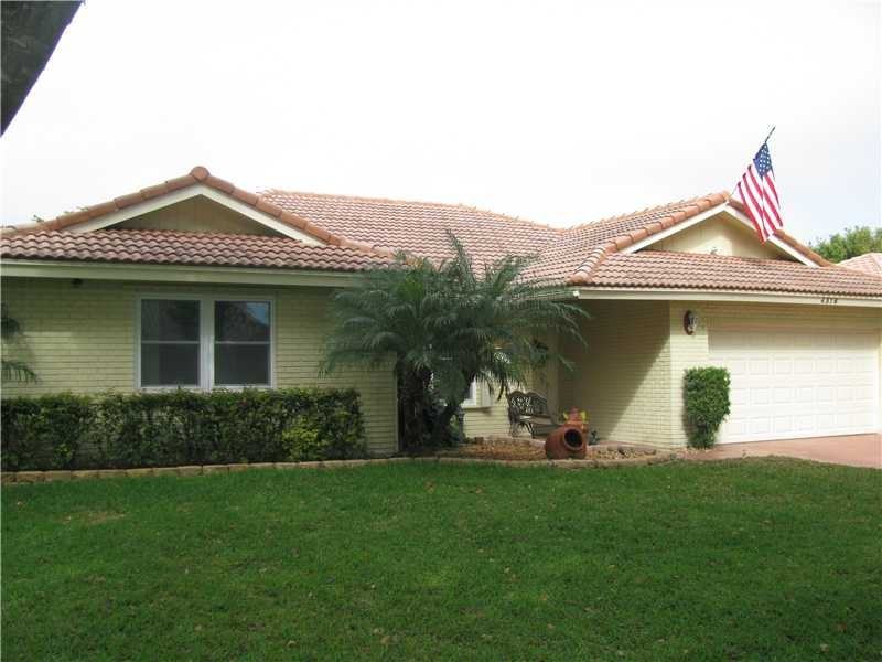 4316 NW 71st Dr - Photo 2 of 27