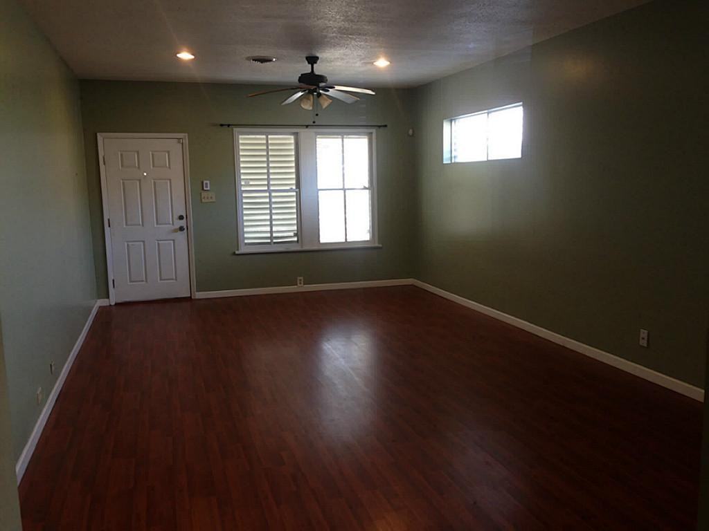 5124 Avenue R 1/2 - Photo 2 of 6