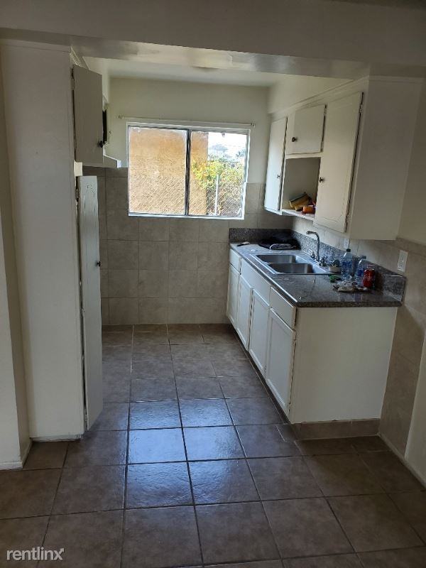 5123 Clara St - Photo 3 of 7