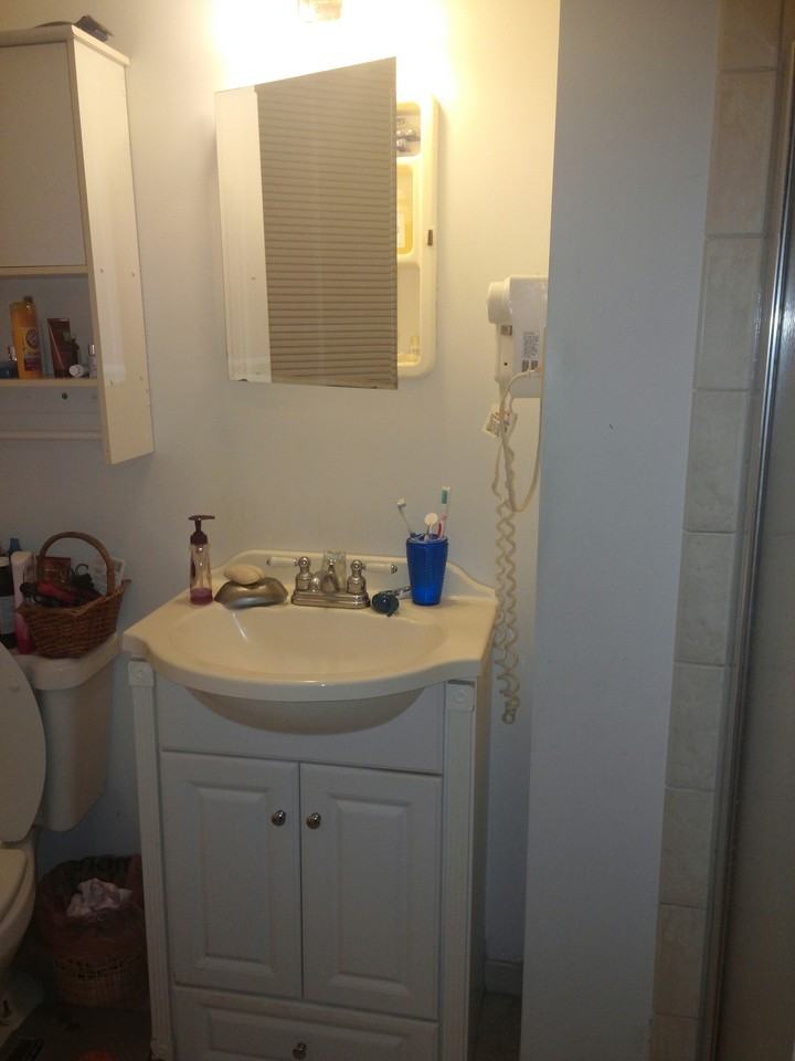 2437 Shepherd Cir W - Photo 3 of 8