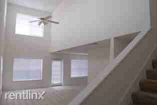 19438 W Lake Village Dr - Photo 2 of 11