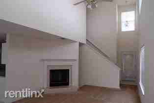 19438 W Lake Village Dr - Photo 3 of 11