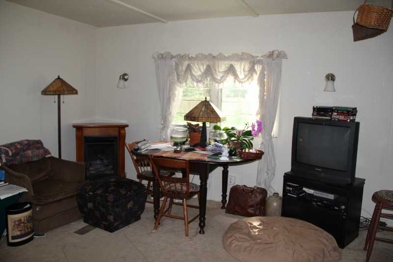 123 Firth Dr - Photo 2 of 6