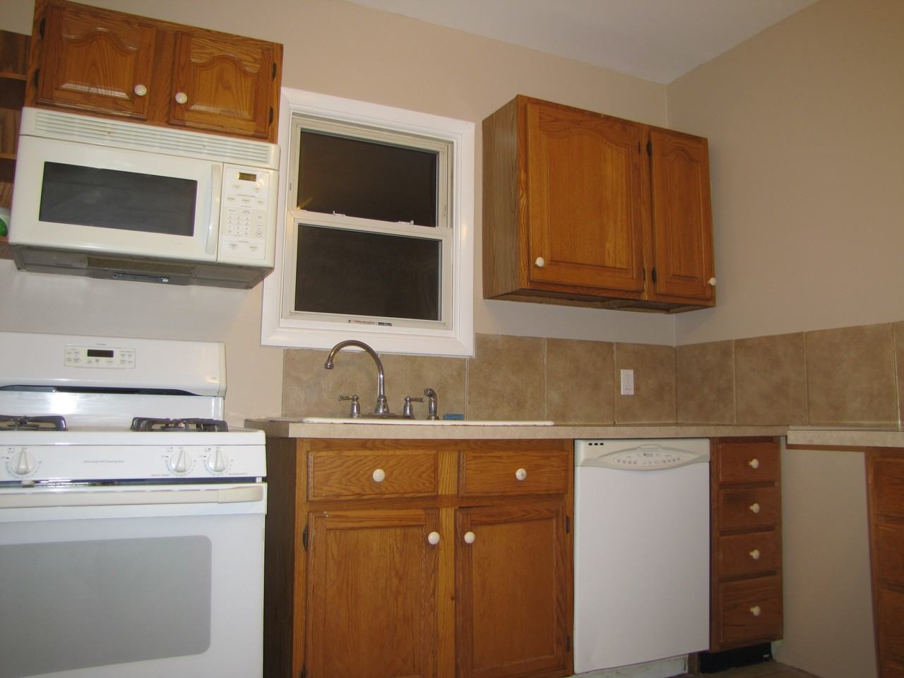 84 Passaic Ave - Photo 2 of 10