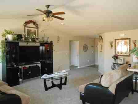 209 18th St - Photo 3 of 9