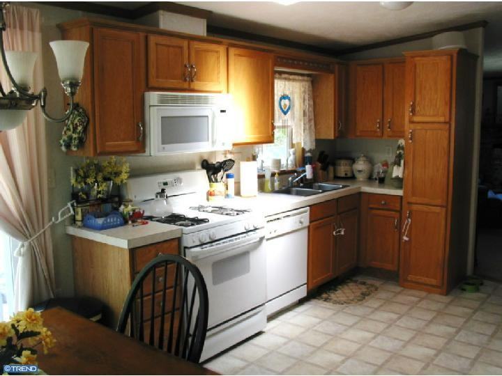 112 Park Ln - Photo 2 of 6