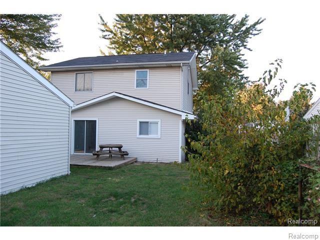 10989 Jackson Ct - Photo 3 of 22